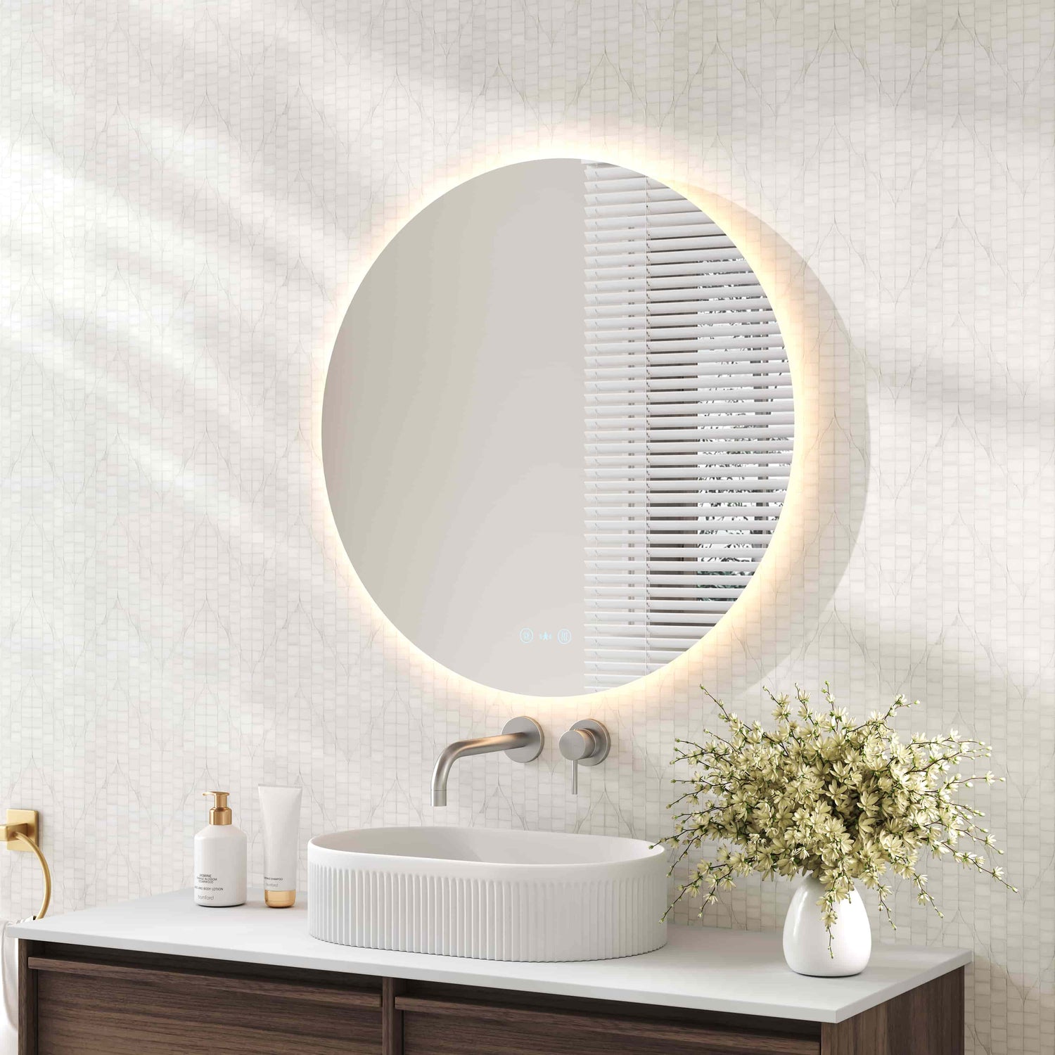 Luna LED Round Mirror 900mm - with Adjustable LED Lighting