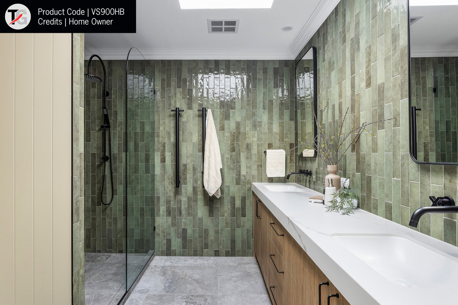 VSH900HB Matt Black Round 240Volt Vertical Single Heated Rail