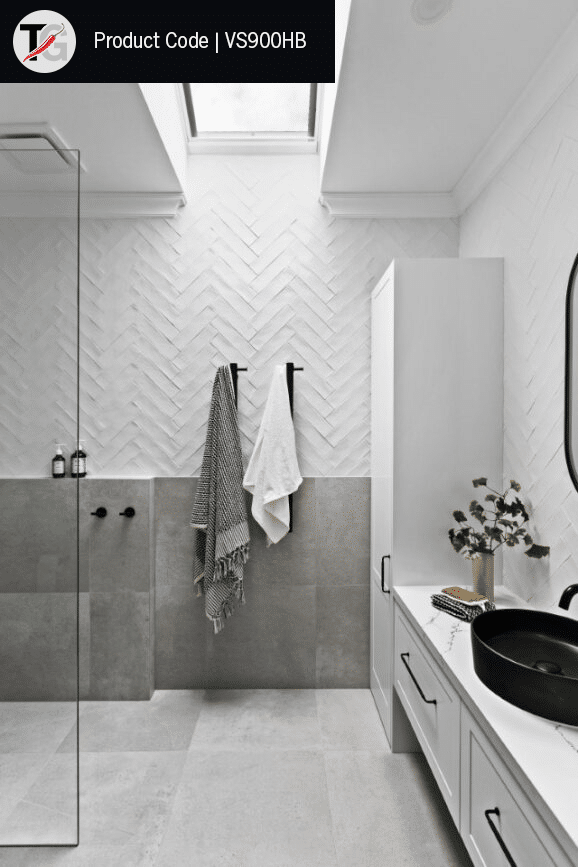 VS900HB Matt Black Round Vertical Single Heated Rail